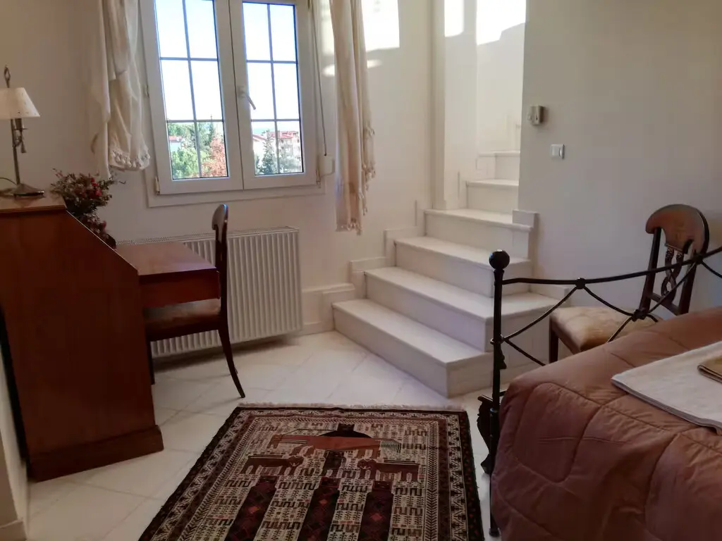 Villa Of 470 M² In The Suburbs Of Thessaloniki