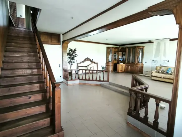7-bedroom Detached House In Aiginio, Greece (320 M²)