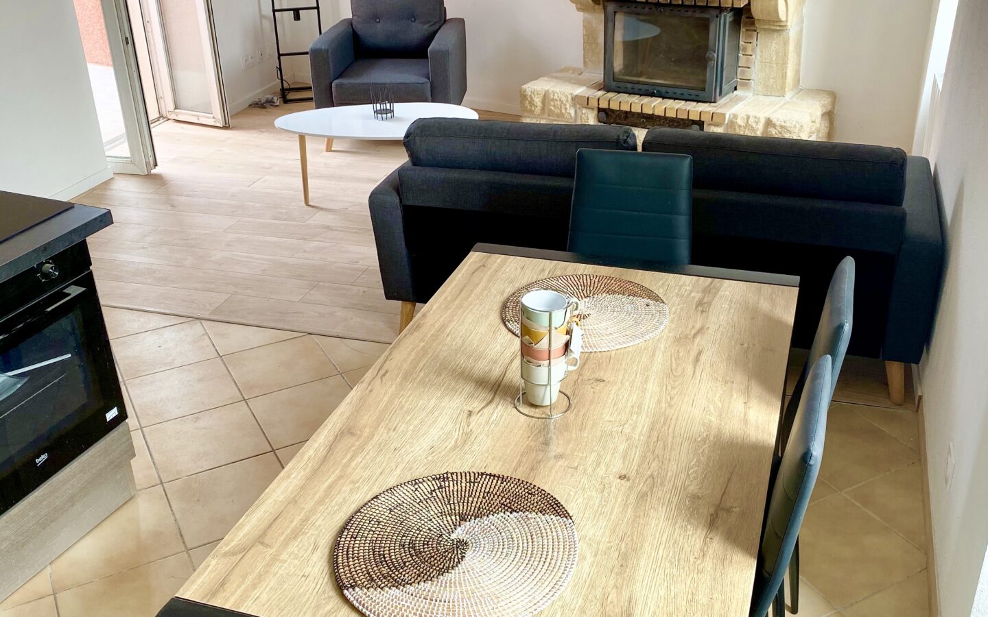Apartment Building Of 450 M² With 15 Min To Lyon In Givors