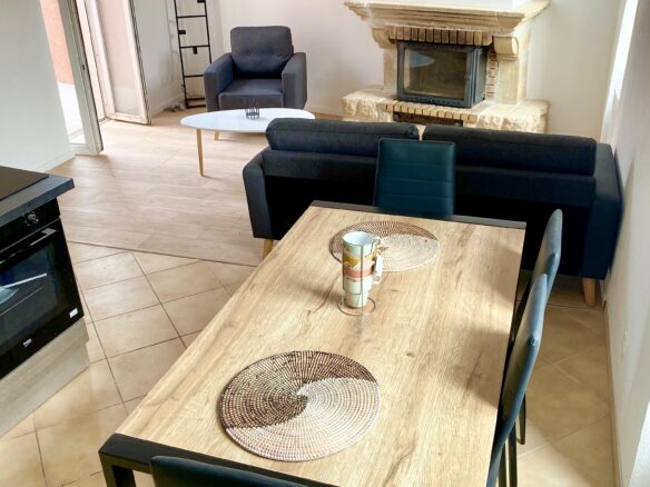 Apartment Building Of 450 M² With 15 Min To Lyon In Givors