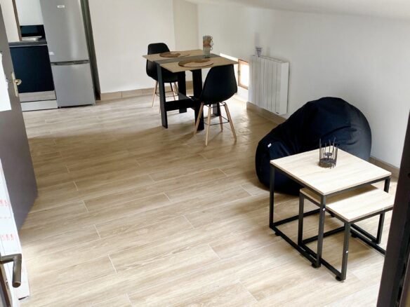 Apartment Building Of 450 M² With 15 Min To Lyon In Givors
