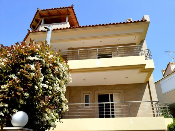 Detached House Of 213 M² In Athens