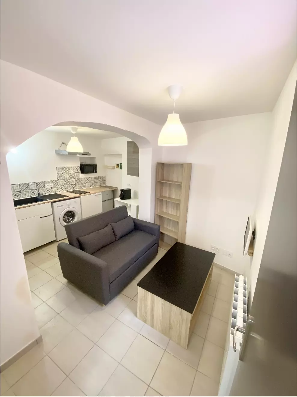 5 Apartment Building Of 450 M² With 15 Min To Lyon In Givors