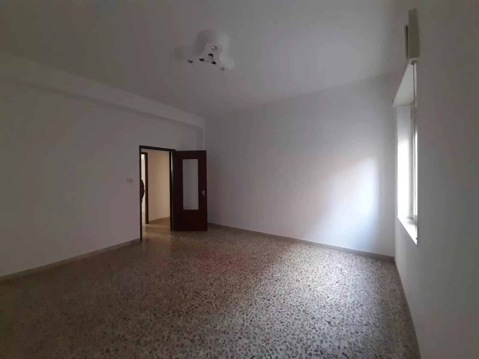 12 Apartment Of 100 M² With 3 Bedrooms, 2 Bathrooms In Sant Gervasi
