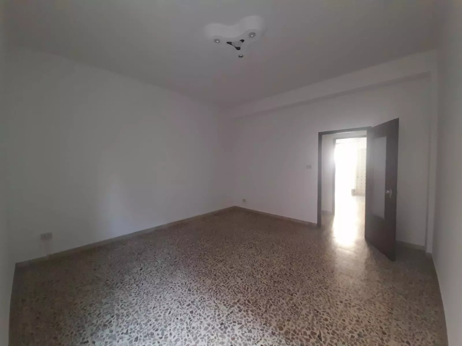 13 Apartment Of 100 M² With 3 Bedrooms, 2 Bathrooms In Sant Gervasi