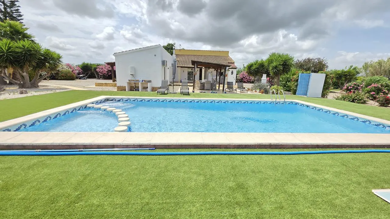 Seoska kuća od 158 m² u Benejuzaru, Španjolska