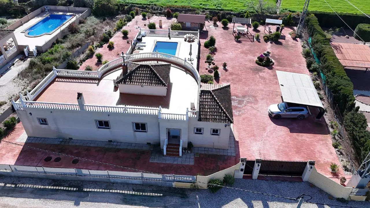 Country House Of 184 M² In Catral, Spain