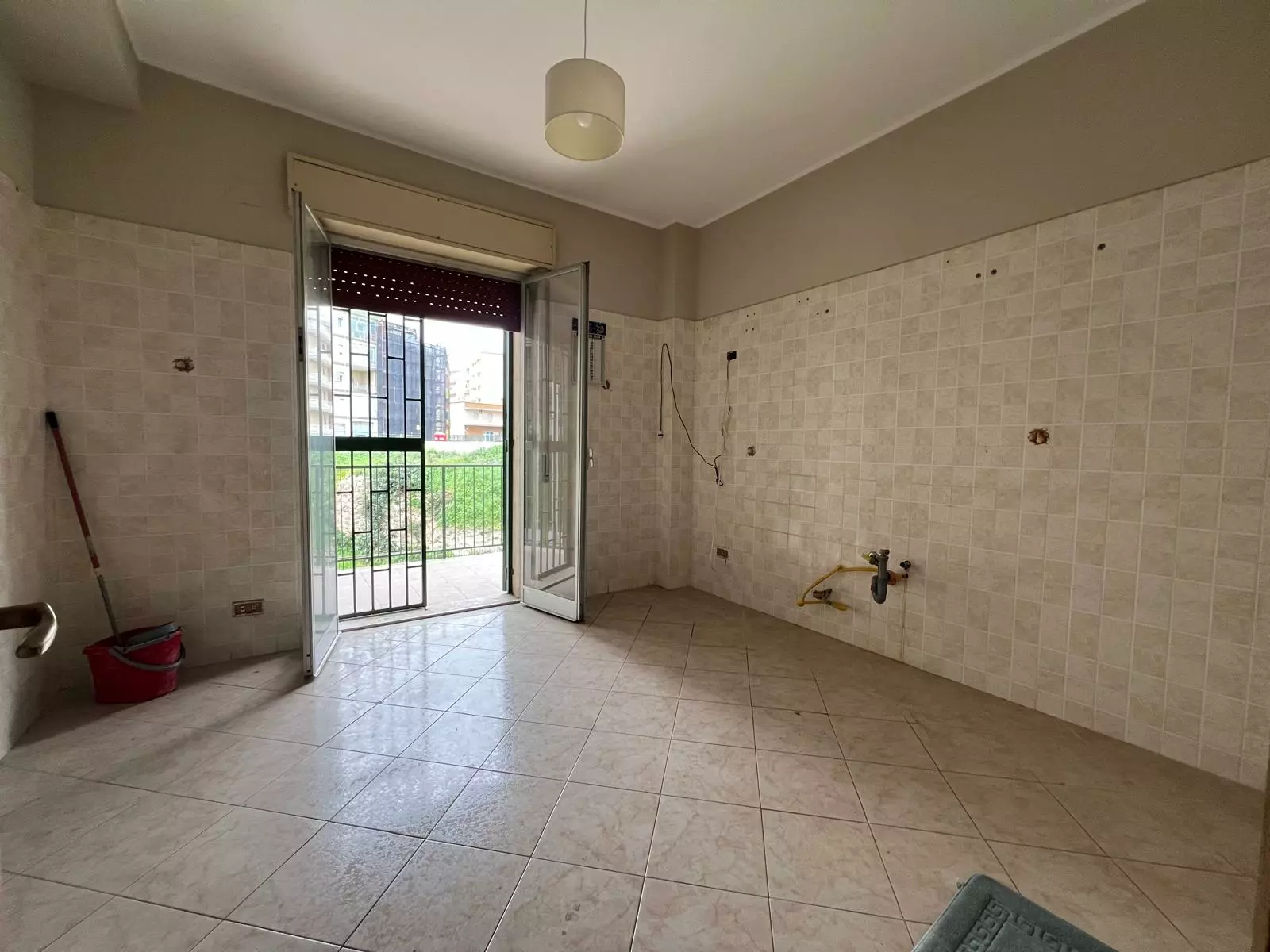 Apartment Of 120 M² With Balcony In Alcibiade 009