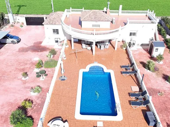 Country House Of 184 M² In Catral, Spain