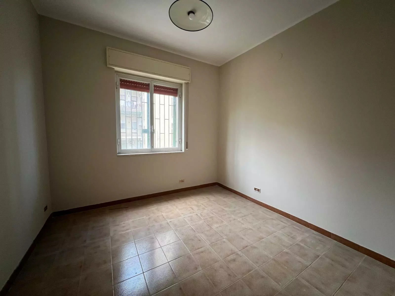 Apartment Of 120 M² With Balcony In Alcibiade 009