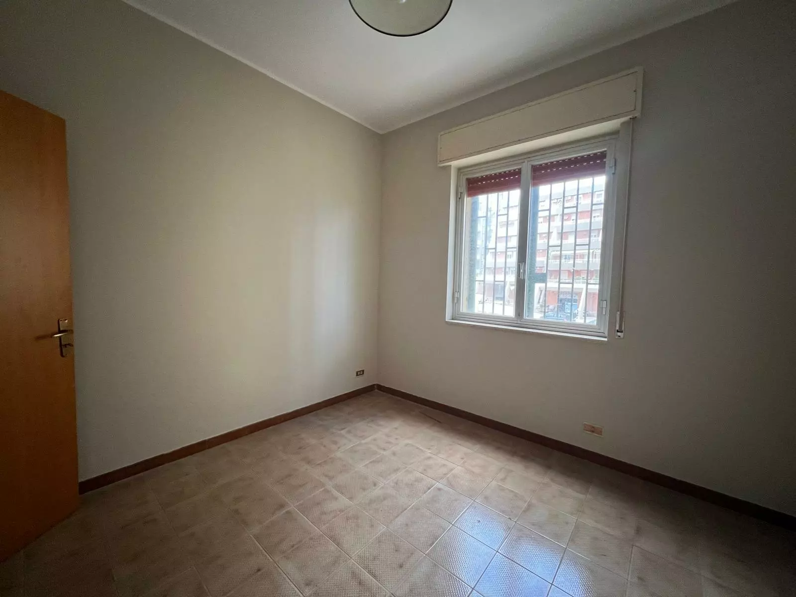 Apartment Of 120 M² With Balcony In Alcibiade 009