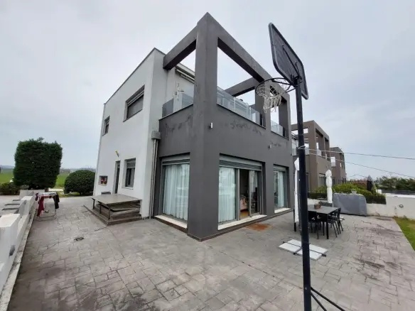 4-bedroom Detached House In Thermi, Greece (201 M²)