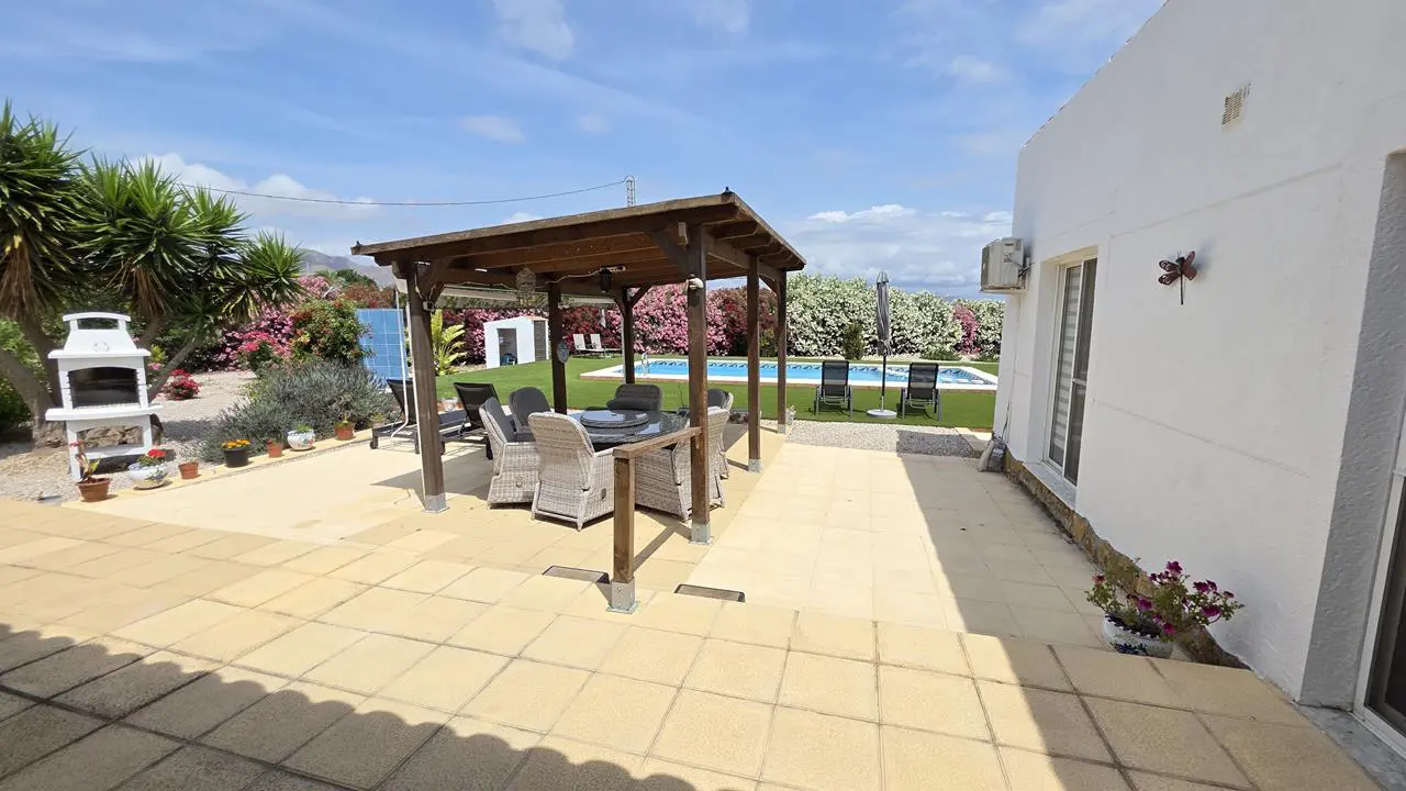 Seoska kuća od 158 m² u Benejuzaru, Španjolska