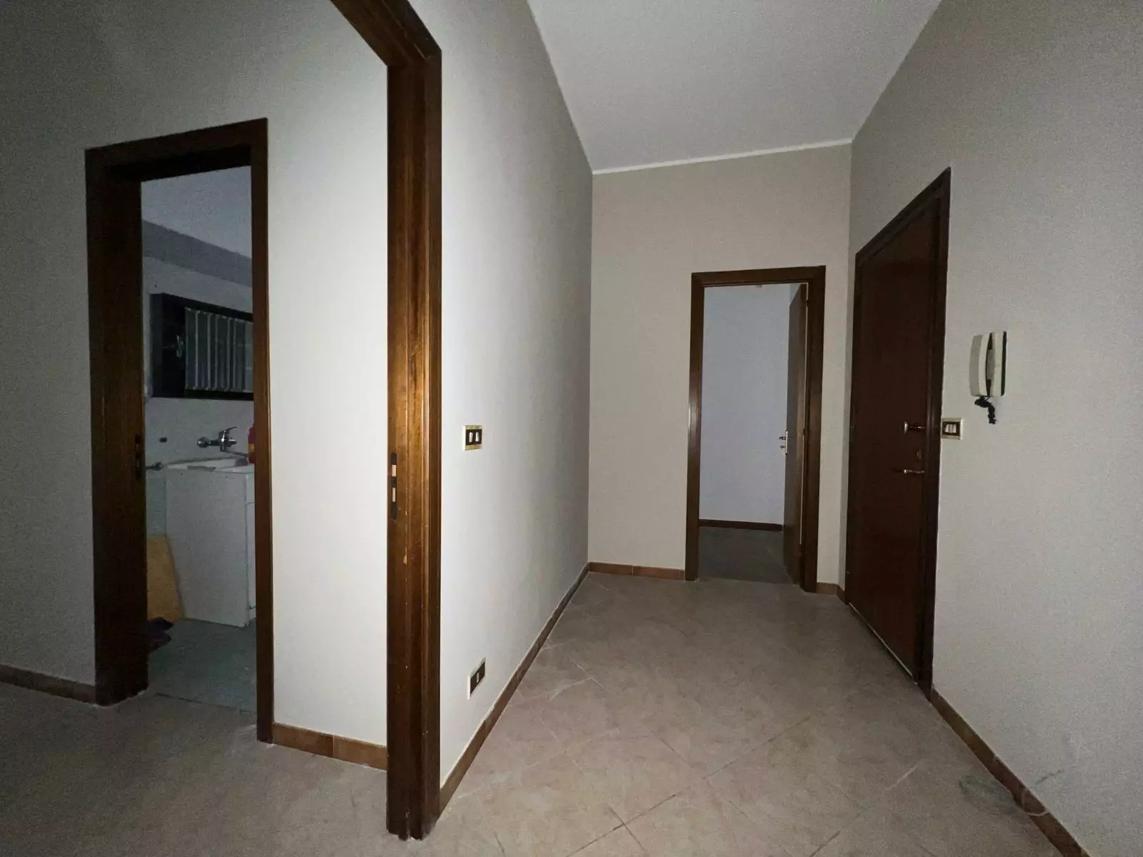 Apartment Of 120 M² With Balcony In Alcibiade 009