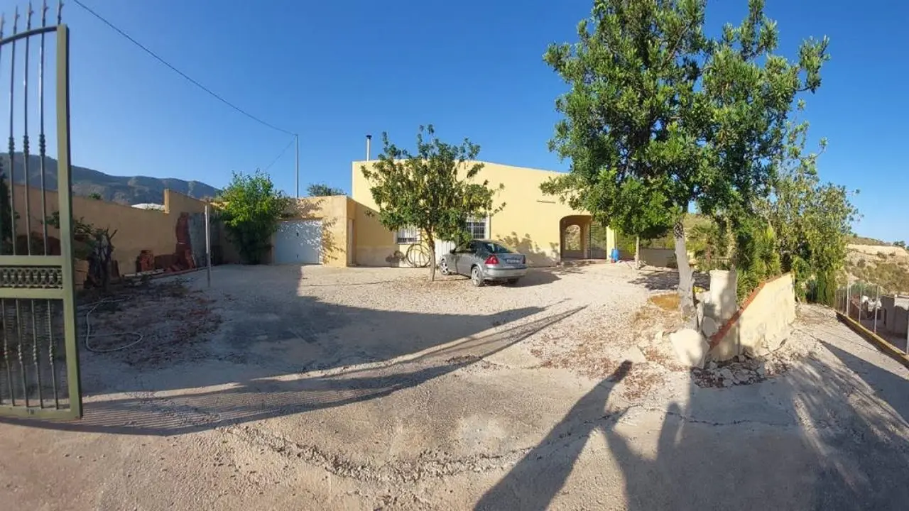 Seoska kuća od 210 m² u Albateri, Španjolska