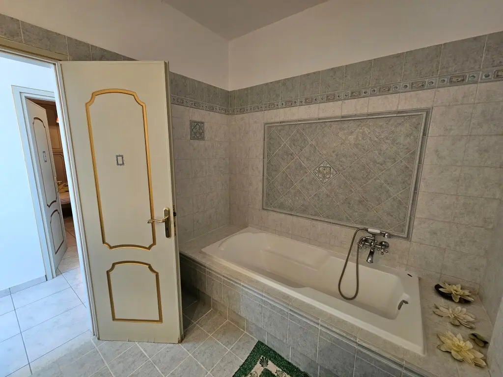 2-bedroom Flat In Ierapetra, Greece (135 M²)