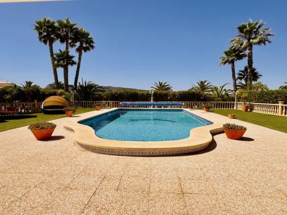 Villa Of 364 M² In Aspe, Spain