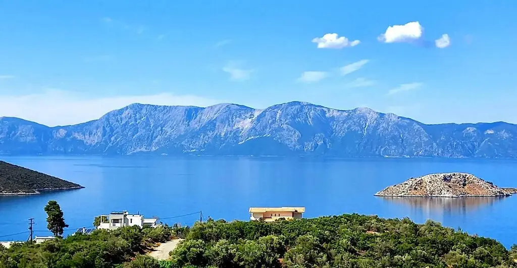 5-bedroom Detached House In Anthidonos, Greece (220 M²)