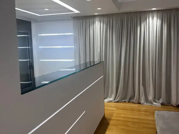3-bedroom Flat In Voula, Greece (115 M²)