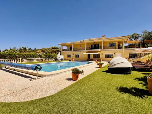 Villa Of 364 M² In Aspe, Spain