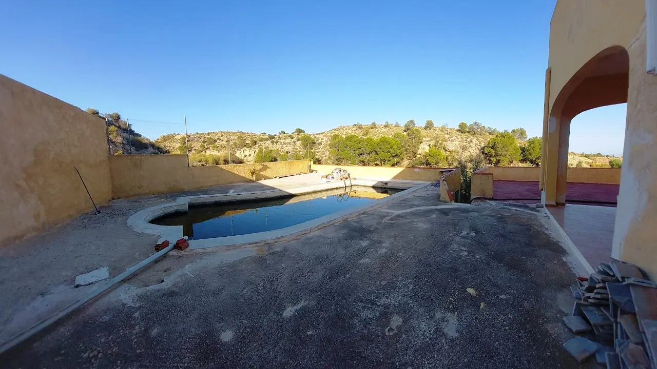 Country House Of 255 M² In Crevillent, Spain