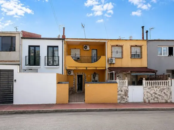Town House Of 80 M² In Torrevieja, Spain