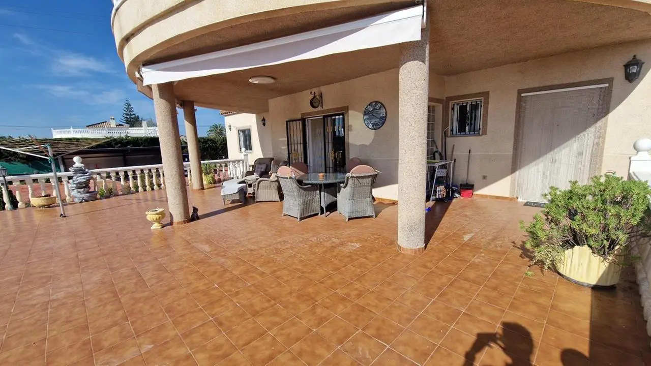 Country House Of 184 M² In Catral, Spain