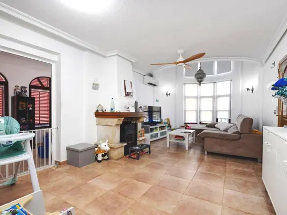 Villa 150 M² In La Marina, Spain
