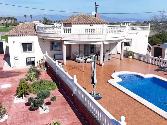 Country House Of 184 M² In Catral, Spain