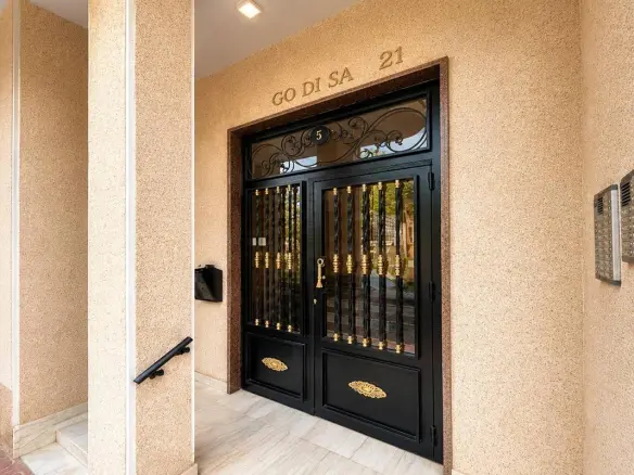 Apartment Of 65 M² In Torrevieja, Spain