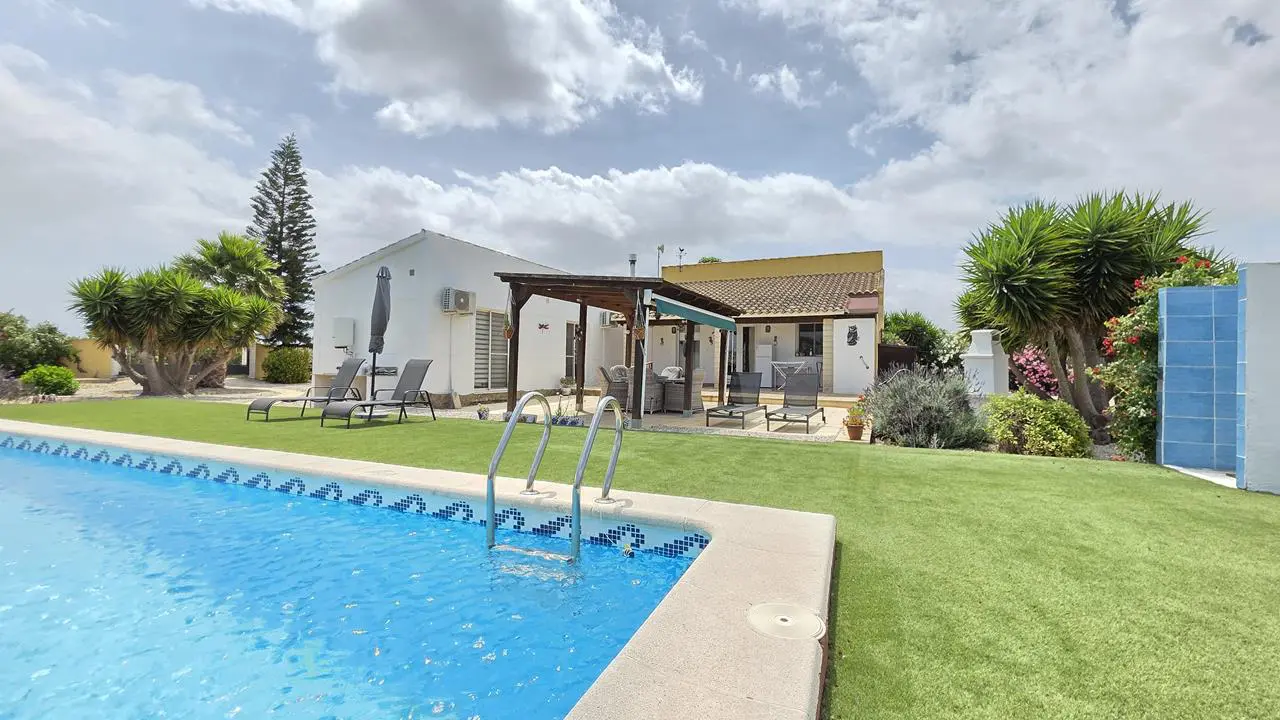 Seoska kuća od 158 m² u Benejuzaru, Španjolska