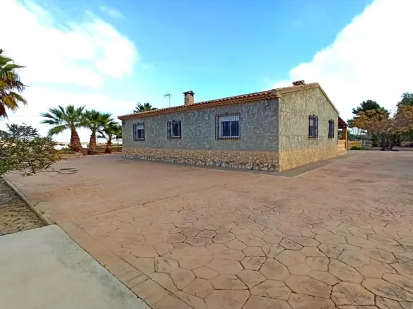 Country House Of 235 M² In Aspe, Spain
