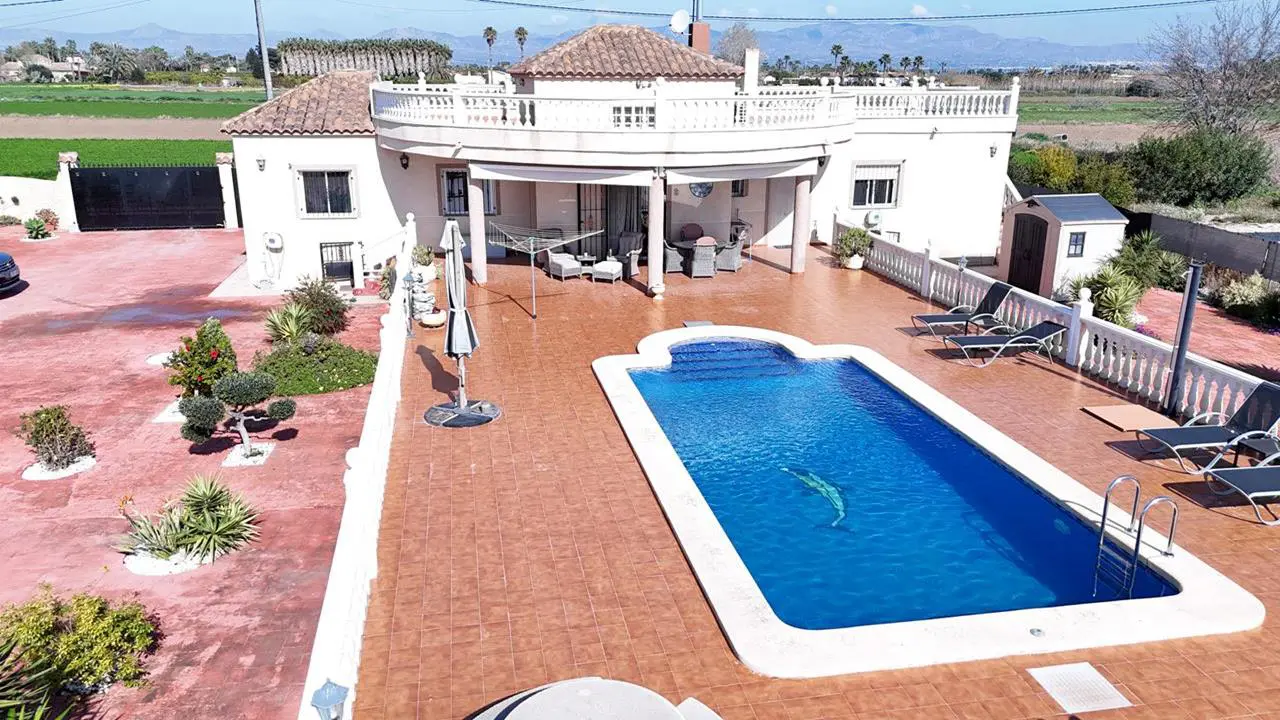 Country House Of 184 M² In Catral, Spain