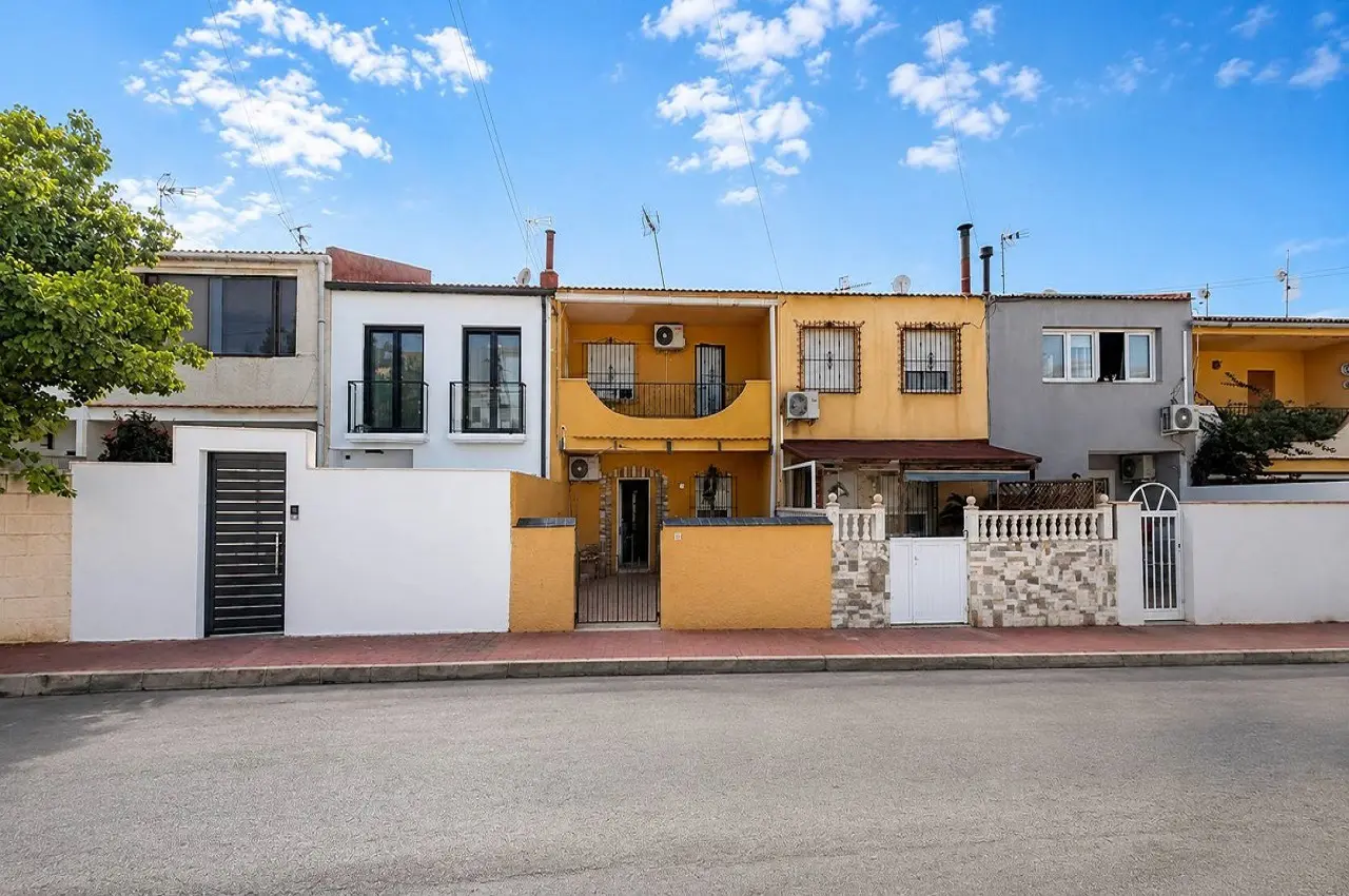 Town House Of 80 M² In Torrevieja, Spain