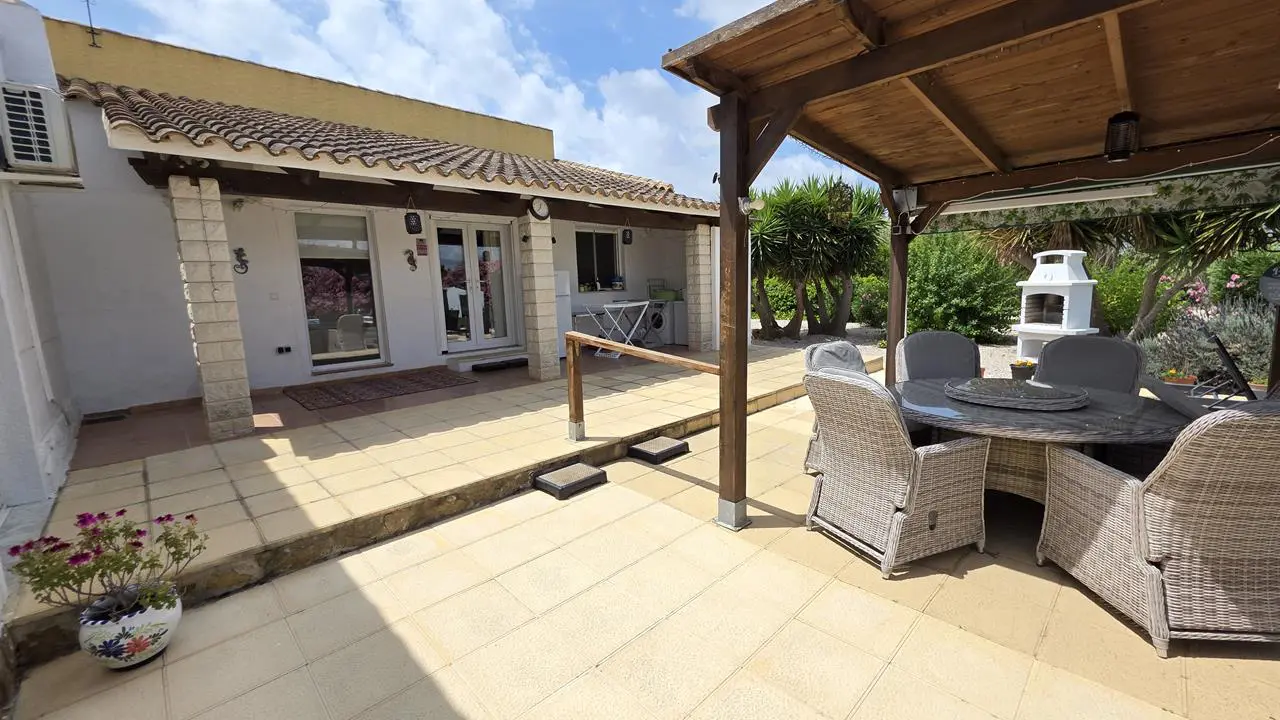 Seoska kuća od 158 m² u Benejuzaru, Španjolska