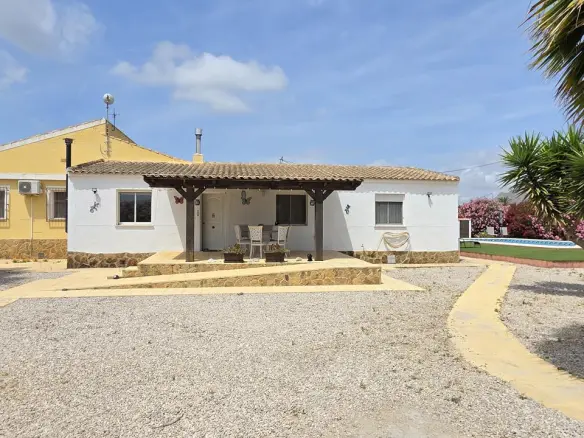 Country House Of 158 M² In Benejuzar, Spain