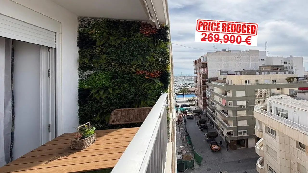 Apartment Of 98 M² With Balcony In Torrevieja, Spain
