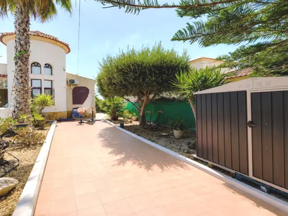 Villa 150 M² In La Marina, Spain
