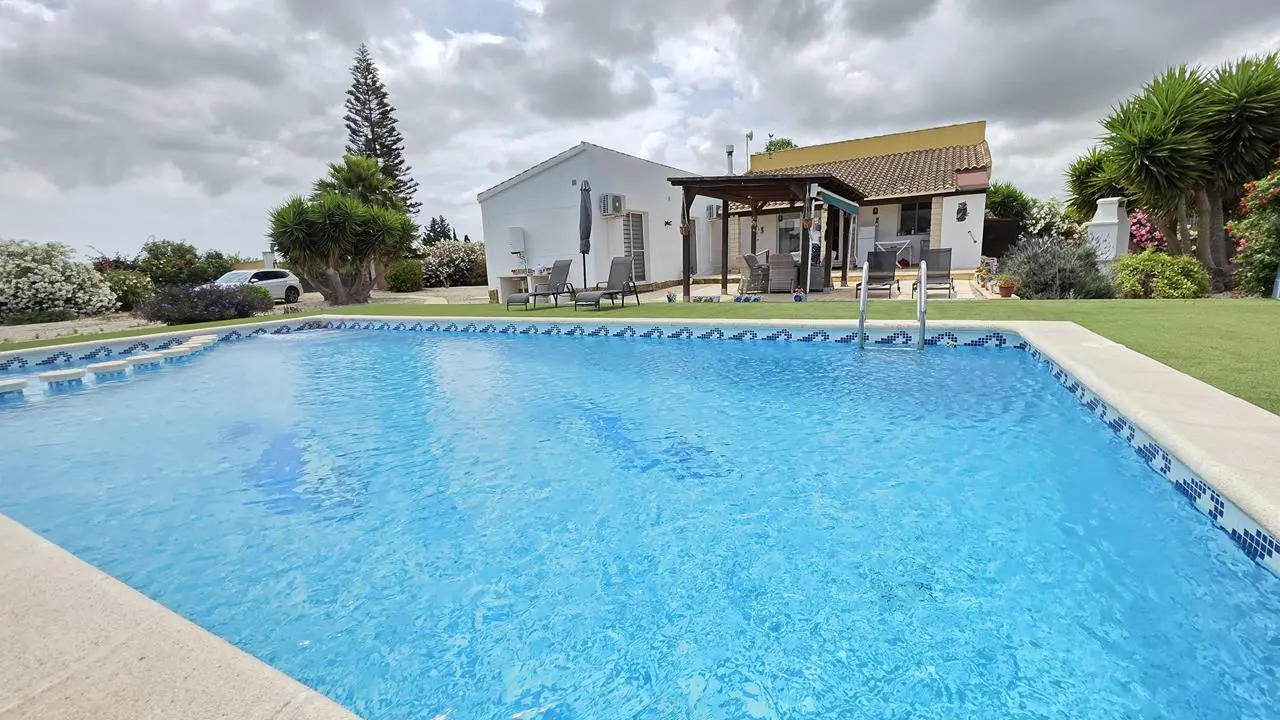 Seoska kuća od 158 m² u Benejuzaru, Španjolska