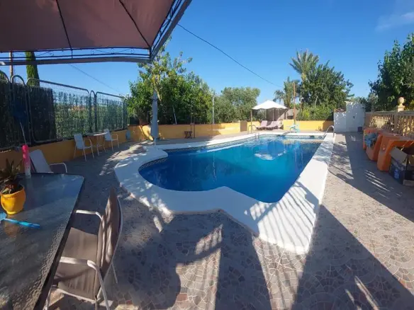Country House Of 210 M² In Albatera, Spain