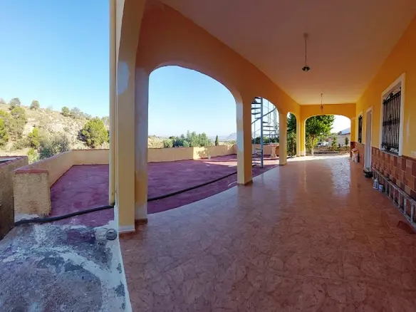Country House Of 255 M² In Crevillent, Spain