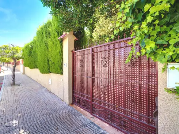 Villa 150 M² In La Marina, Spain