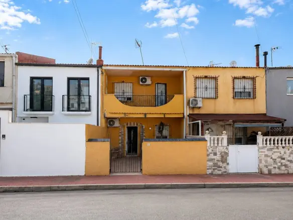 Town House Of 80 M² In Torrevieja, Spain
