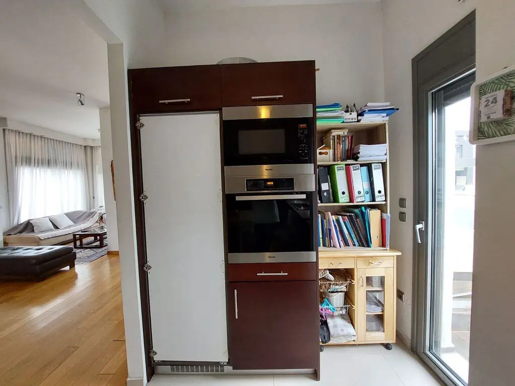 4-bedroom Detached House In Thermi, Greece (201 M²)