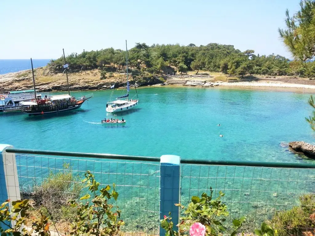 Hotel Of 300 M² On The Island Of Thassos