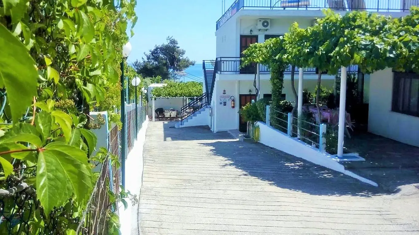 Hotel Of 300 M² On The Island Of Thassos