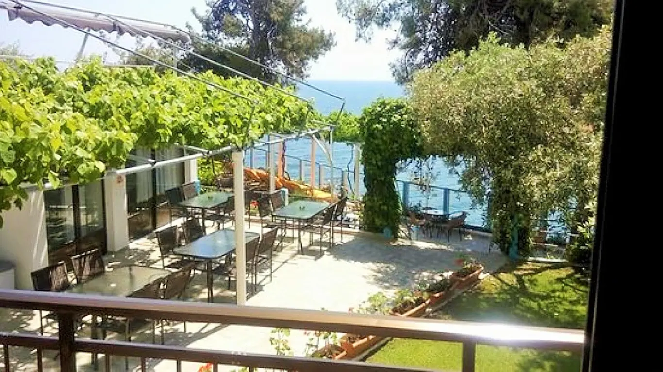 Hotel Of 300 M² On The Island Of Thassos
