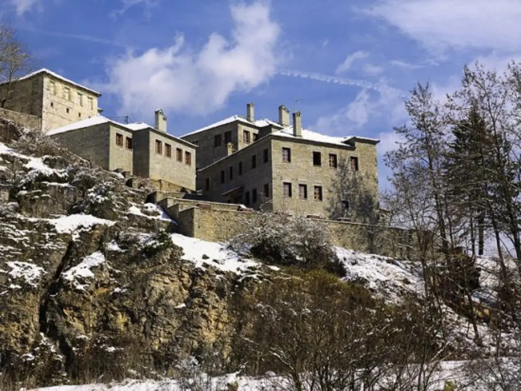 Hotel Of 1000 M² In Epirus