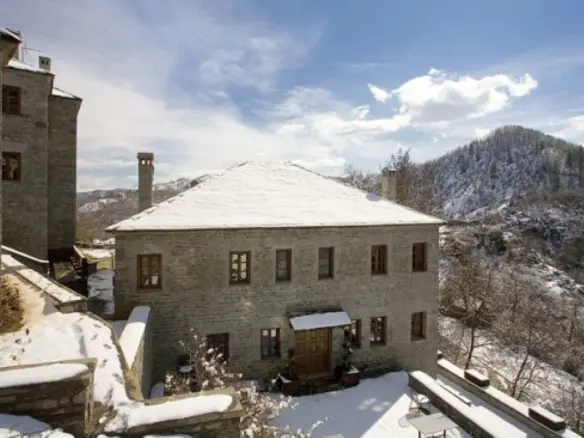 Hotel In Timfi, Greece (1.000 M²)