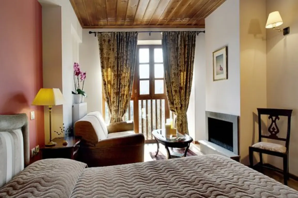 Hotel Of 1000 M² In Epirus